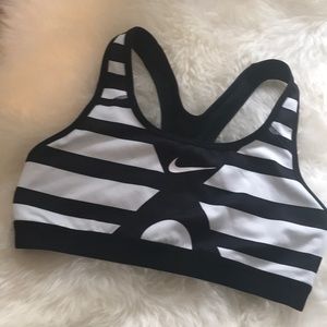 B&W Nike sports Bra